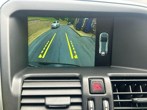 Used 2016 Volvo XC60 T5 Premier w/ Proximity Package FWD image 21