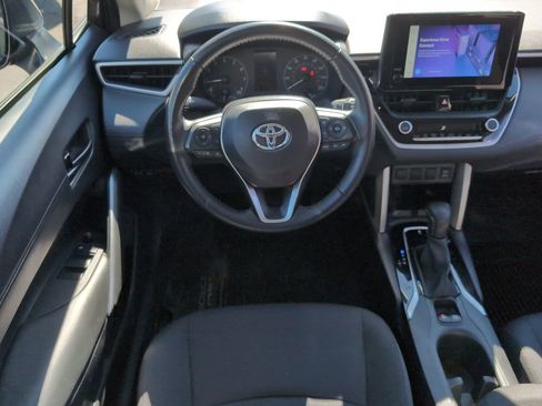 Used 2024 Toyota Corolla Cross LE image 13