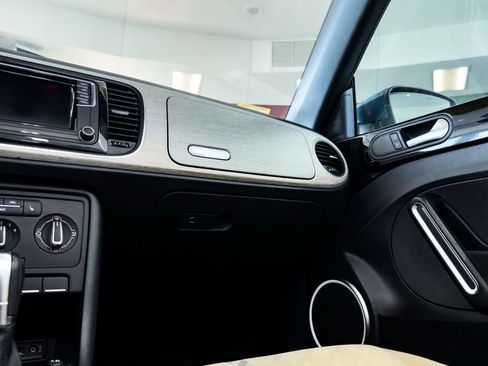 Used 2018 Volkswagen Beetle 2.0T image 32