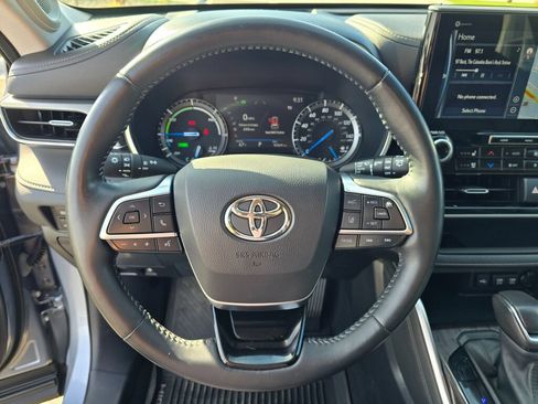 Used 2021 Toyota Highlander Platinum AWD/4WD image 18