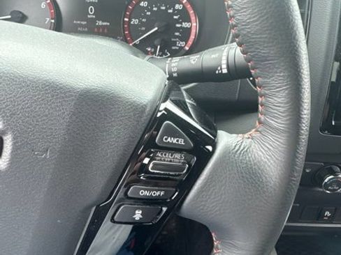 Used 2024 Nissan Frontier PRO-4X w/ Technology Package AWD/4WD image 17