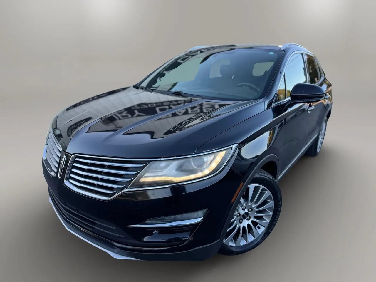 Used 2017 Lincoln MKC Reserve FWD image 1