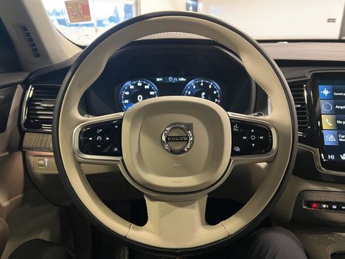 Used 2022 Volvo XC90 T6 Inscription image 11