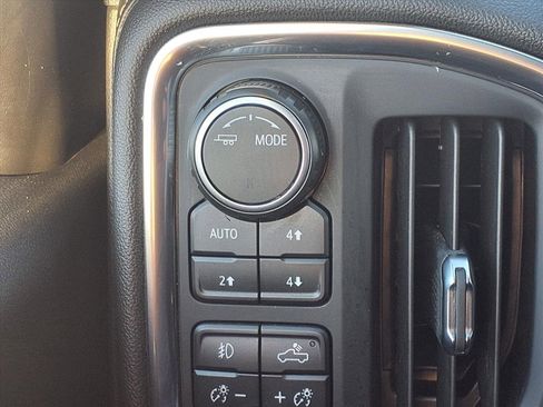 Used 2021 Chevrolet Silverado 1500 High Country w/ Technology Package image 12