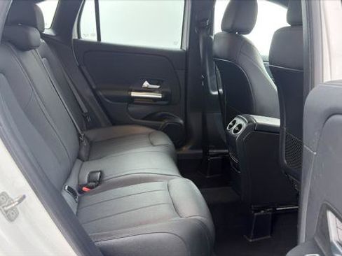 Used 2025 Mercedes-Benz GLA 250 4MATIC w/ Winter Package image 19
