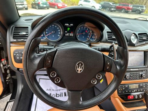 Used 2012 Maserati GranTurismo Convertible RWD image 19