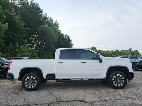 Used 2024 Chevrolet Silverado 2500 Custom w/ Custom Value Package AWD/4WD image 6
