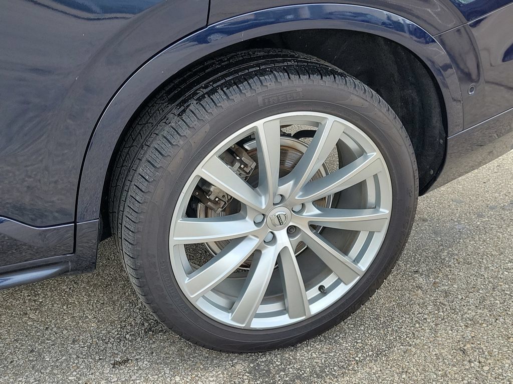 Used 2019 Volvo XC90 T6 Momentum w/ Protection Package Premier AWD/4WD image 10