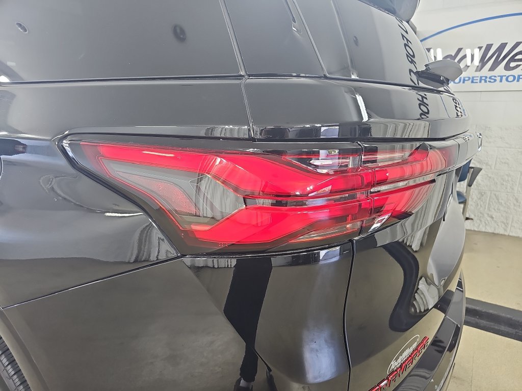 Certified 2023 Chevrolet Traverse Premier w/ Redline Edition AWD/4WD image 42