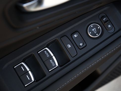 Used 2025 Honda Accord Sport image 39