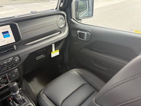 New 2026 Jeep Gladiator Sport image 36