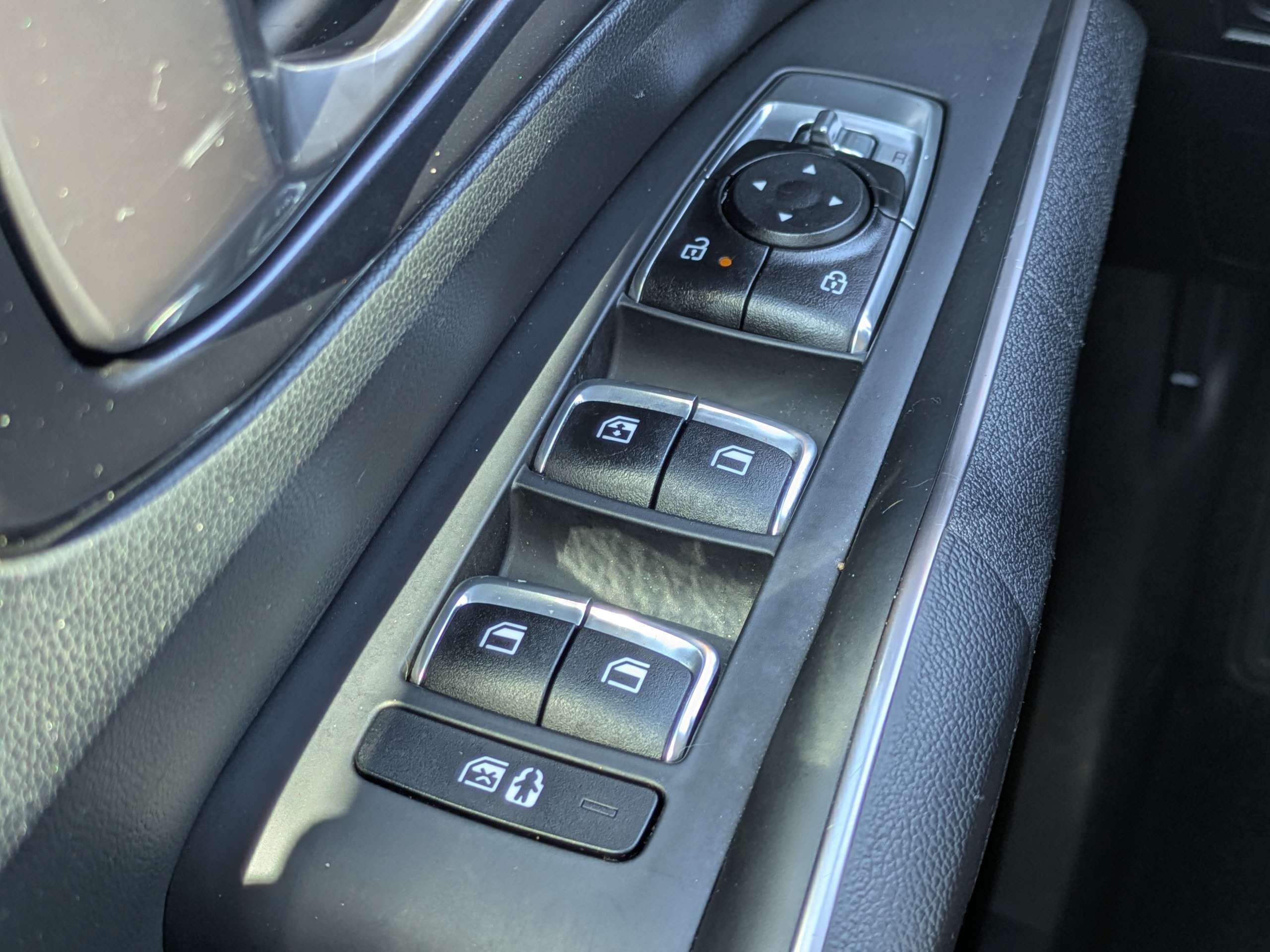 Certified 2025 Kia Sorento S w/ Panoramic Sunroof Package FWD image 24