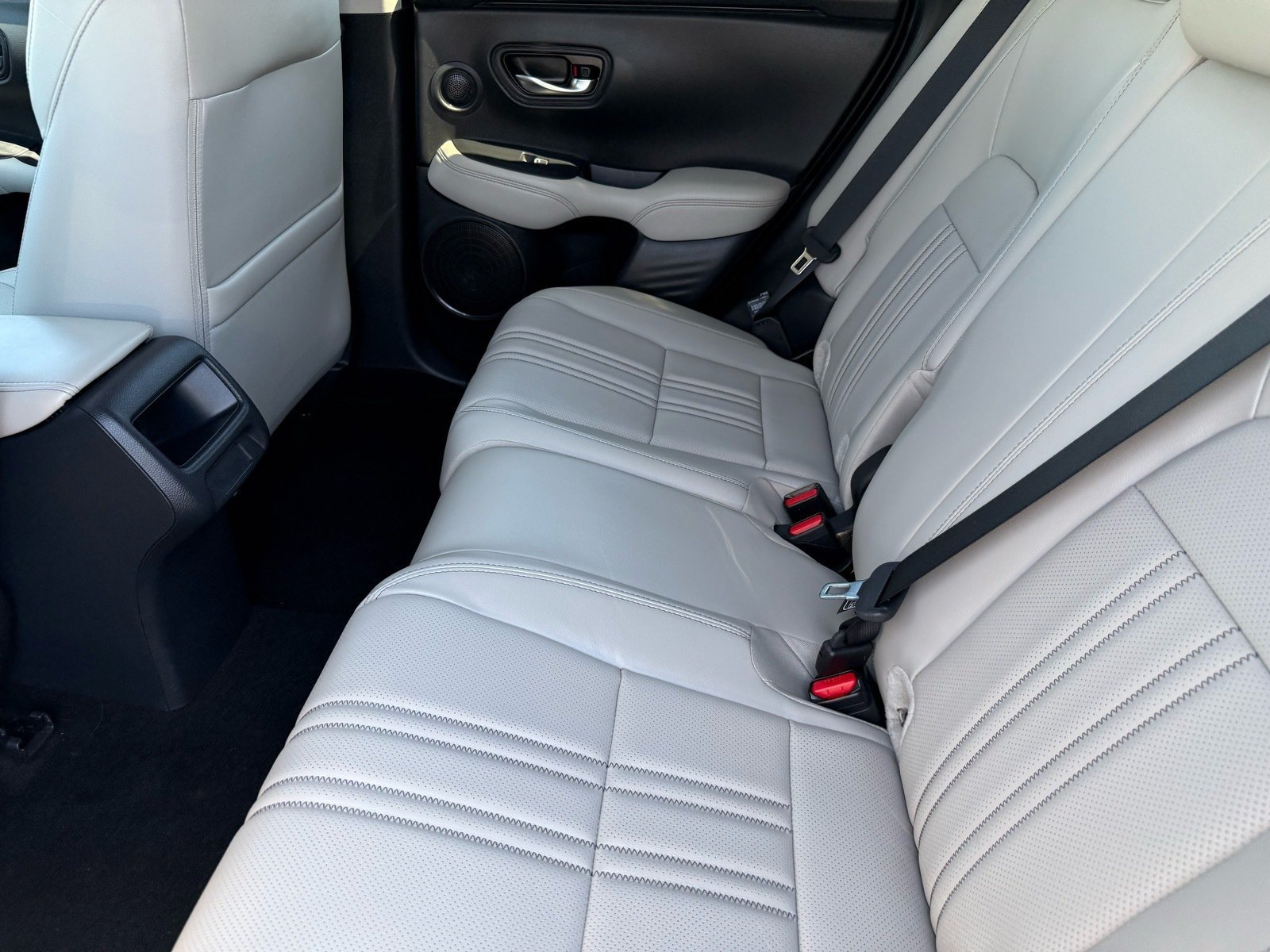 Used 2027 Honda HR-V EX-L image 28