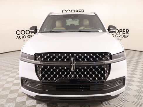 New 2026 Lincoln Navigator Black Label AWD/4WD image 9