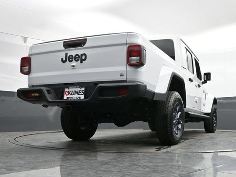 New 2026 Jeep Gladiator Sport AWD/4WD image 42