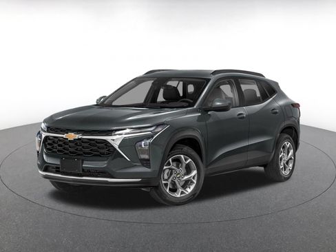 Used 2025 Chevrolet Trax LT FWD image 3