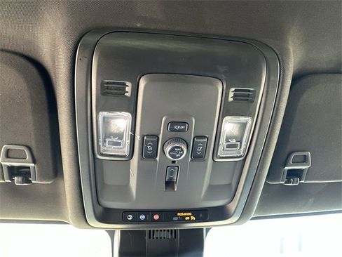 Used 2025 GMC Yukon XL Denali image 25