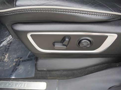 Used 2021 RAM 1500 Laramie AWD/4WD image 23
