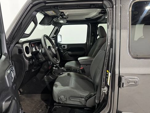 Used 2025 Jeep Wrangler Unlimited Sport AWD/4WD image 15