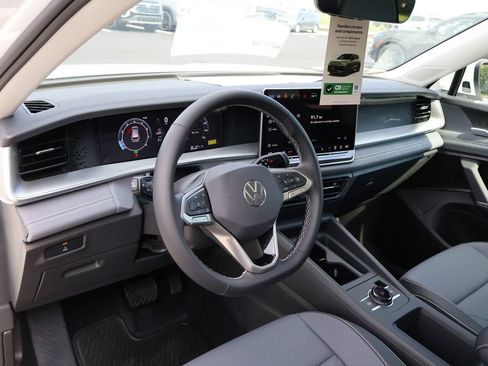 New 2026 Volkswagen Tiguan SE AWD/4WD image 20