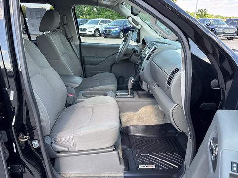 Used 2015 Nissan Frontier SV w/ SV Value Truck Package RWD image 23