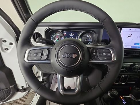 Used 2025 Jeep Wrangler Unlimited Sahara w/ Safety Group AWD/4WD image 21