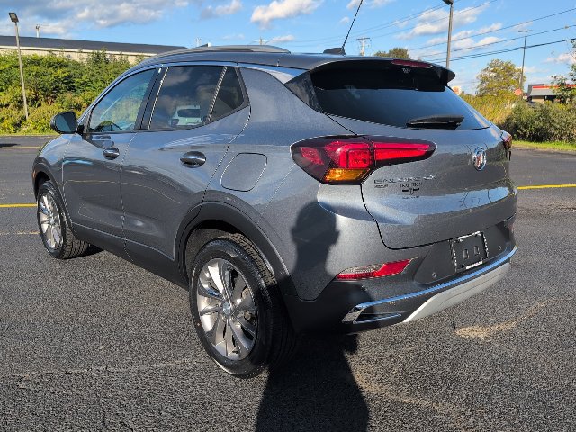 Used 2022 Buick Encore GX Essence w/ Advanced Technology Package AWD/4WD image 3