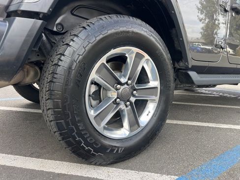 Used 2018 Jeep Wrangler Unlimited Sahara image 5