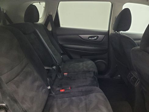 Used 2016 Nissan Rogue SV w/ SV Family Package image 19