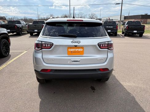 Certified 2024 Jeep Compass Latitude AWD/4WD image 4