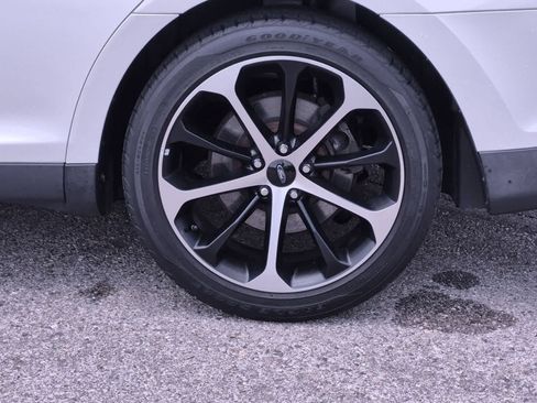 Used 2015 Ford Taurus SEL w/ Equipment Group 201A AWD/4WD image 14