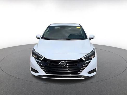 Used 2025 Nissan Versa SV image 4