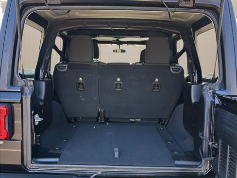 Certified 2018 Jeep Wrangler Unlimited Rubicon image 14