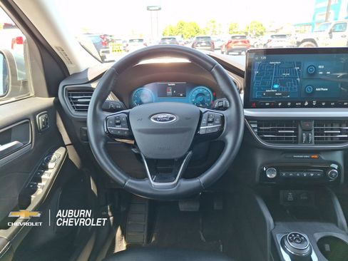 Used 2024 Ford Escape Platinum AWD/4WD image 10