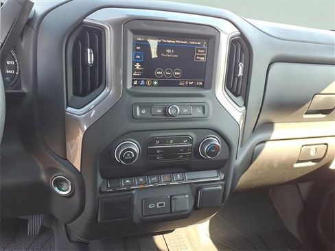 New 2025 Chevrolet Silverado 1500 Custom image 9