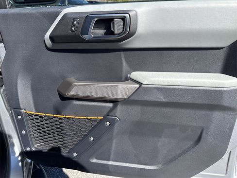 Used 2023 Ford Bronco Badlands image 14