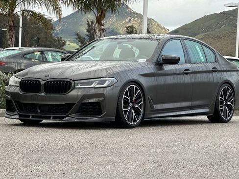 Used 2022 BMW M550i xDrive M550i xDrive w/ Dynamic Handling Package image 7