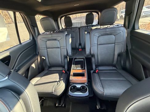 New 2026 Lincoln Aviator Black Label AWD/4WD image 38