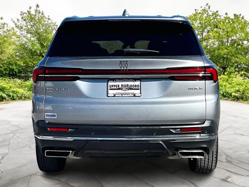 Used 2025 Buick Enclave Preferred image 4