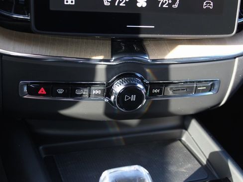 New 2026 Volvo XC60 B5 Plus w/ Protection Package Premier image 24