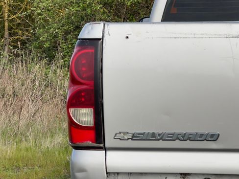 Used 2004 Chevrolet Silverado 1500 LS w/ Light Duty Power Package image 22