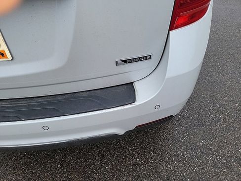 Used 2017 Chevrolet Equinox Premier w/ Enhanced Convenience Package image 19