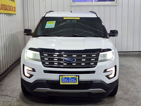 Used 2016 Ford Explorer XLT AWD/4WD image 2