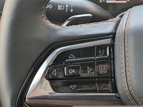 New 2025 Jeep Grand Cherokee L Summit w/ Luxury Tech Group V image 25