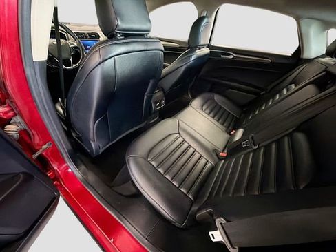 Used 2020 Ford Fusion SEL image 28