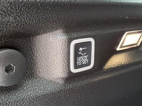 Used 2021 Jeep Grand Cherokee L Limited AWD/4WD image 17