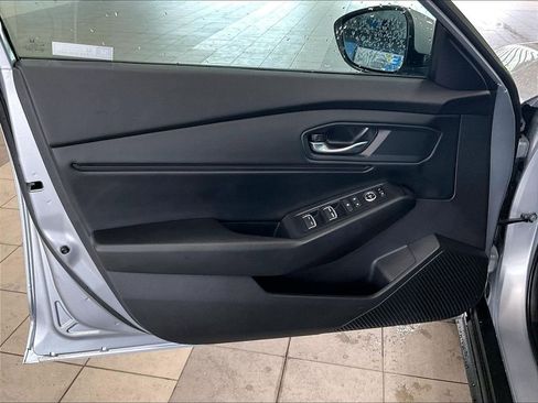 Used 2023 Honda Accord EX image 9