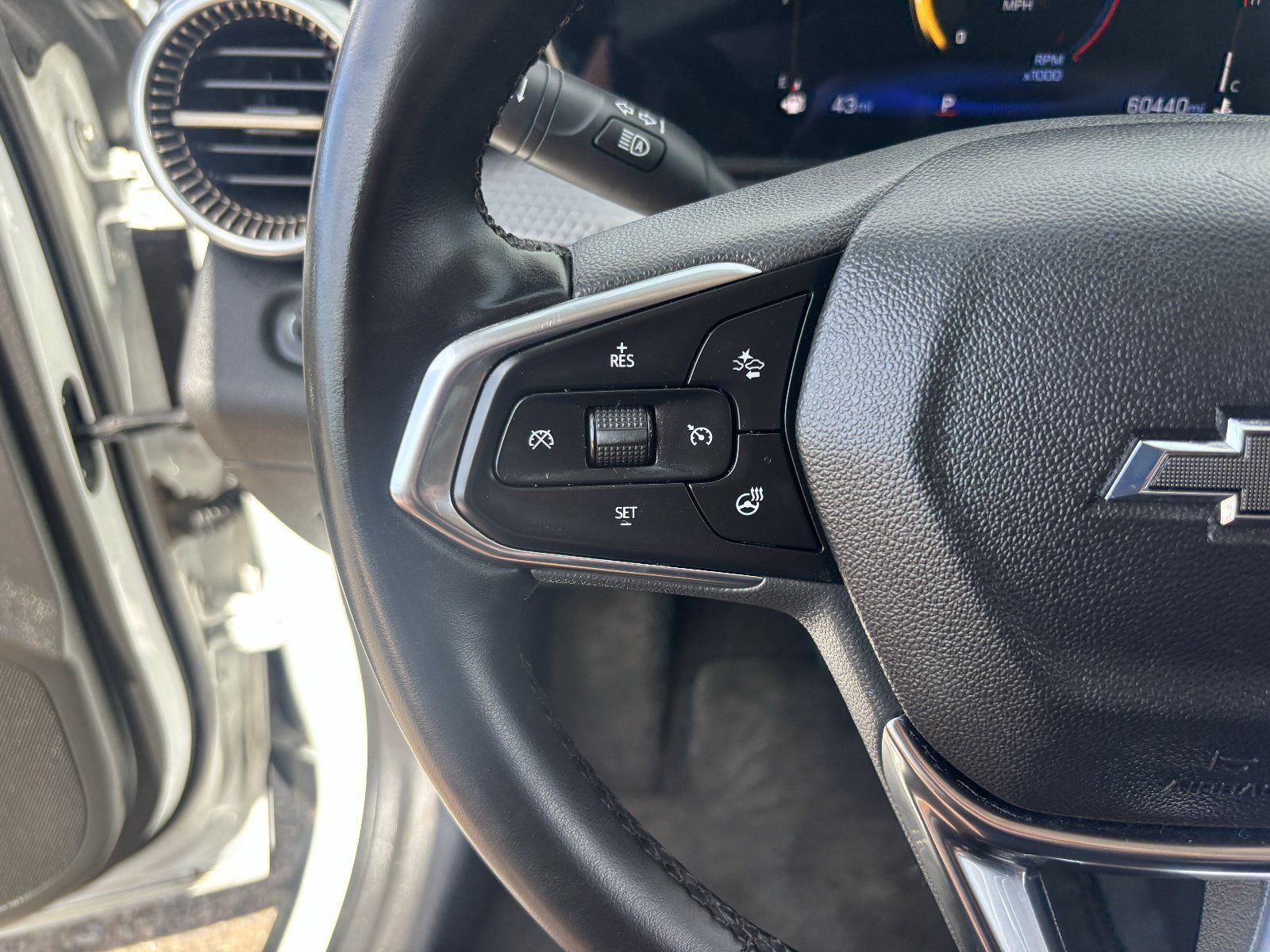 Used 2024 Chevrolet Trax ACTIV w/ Sunroof Package FWD image 28