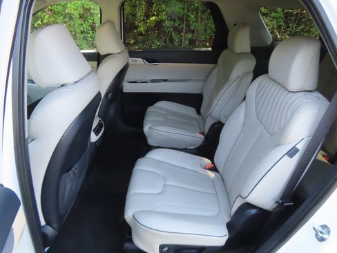 Used 2024 Hyundai Palisade Limited image 35