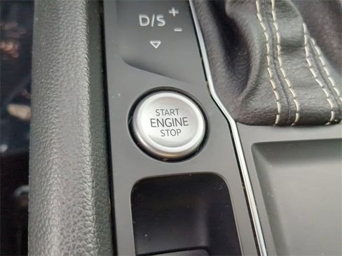 Used 2022 Volkswagen Atlas SE image 31